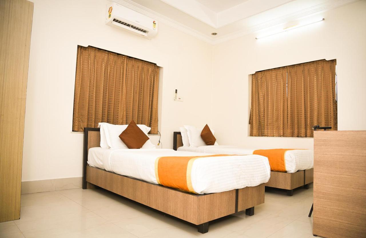 Hotel Crossroads à Calcutta Extérieur photo
